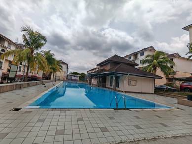 Apartment For Sale in Sri Awana Townhouse
