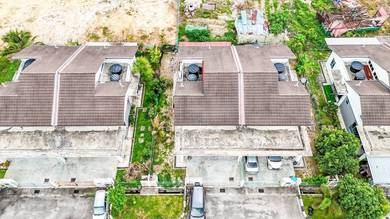Semi-Detached House For Sale in Banting,SGR