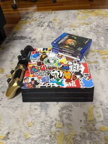 Ps4 Pro 1TB + 2 controllers + games