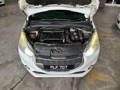 Peugeot 208 VTi ALLURE in Senai, JHR