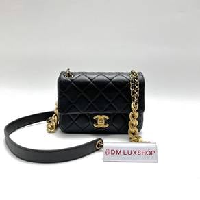 Preloved Chanel Black 22P Flap Bag GHW