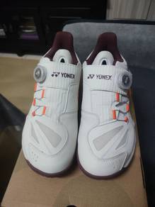 kasut badminton  yonex 88 dial