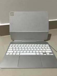 Magic Keyboard for iPad Pro 13‑inch (M5) - White