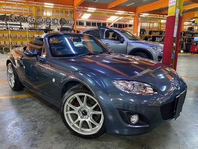 2011 Mazda MX-5 RETRACTABLE HARD TOP