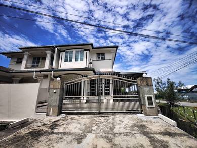Semi-Detached House For Sale in Kuching,SWK