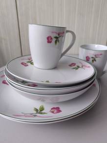 Romantiq by Shane Ceramica Floral Dinnerware Set 7