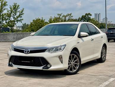 Toyota Camry HYBRID LUXURY in Johor Bahru, JHR