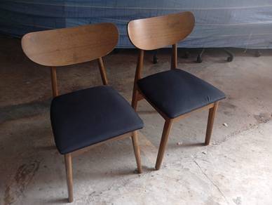 2 Chairs