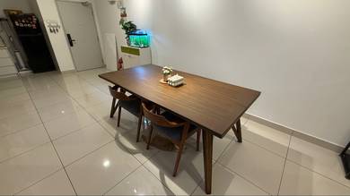 New dining table for sell