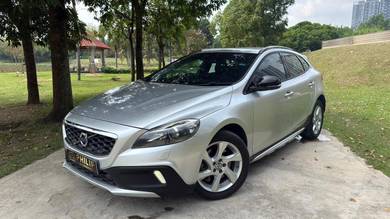 Volvo V40 CROSS COUNTRY T5 in Kepong, KUL