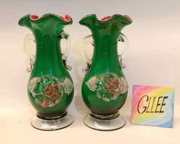 Vintage Glass Vase
怀旧老玻璃花瓶一对
