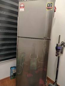 refrigerator 