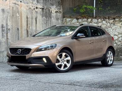 Volvo V40 CROSS COUNTRY T5 in Cheras, KUL