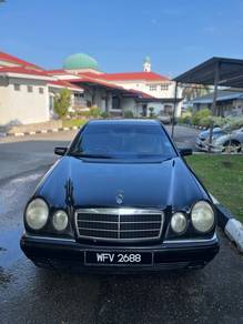 Mercedes Benz 230E in Tasek Gelugor, PNG