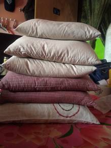 bantal kecik