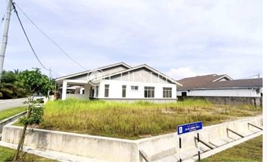 Semi-Detached House For Sale in Triang,PHG