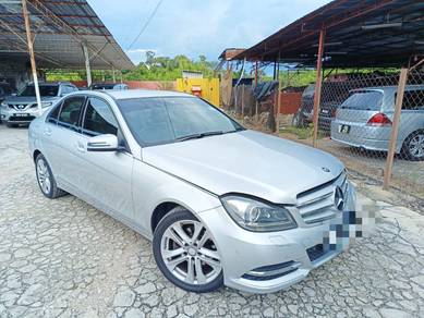 Mercedes Benz 200 in Temerloh, PHG