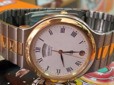 Vintage Seiko sq NOS watch