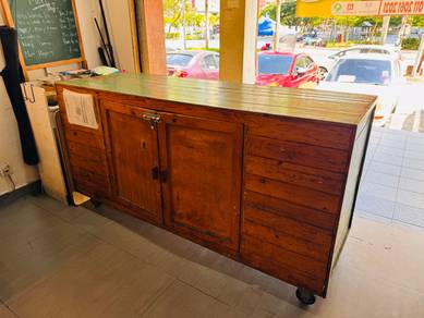 Meja kayu 2 pintu