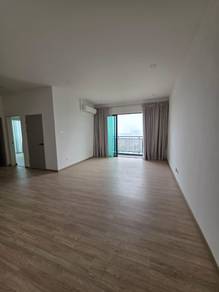 Condominium For Sale in Vantage @ Tamu