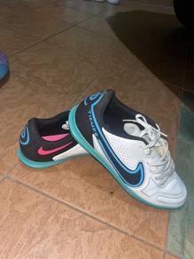 kasut futsal nike tiempo