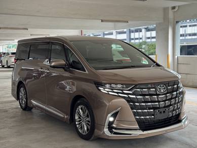 Toyota Alphard Z in Desa Petaling, KUL