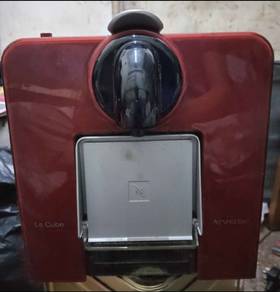 Nespresso le cube D180 Coffee maker