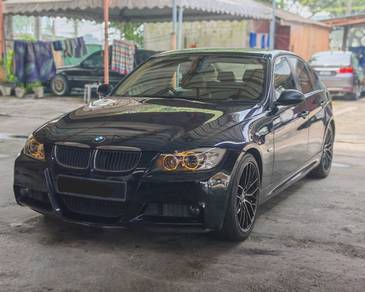 BMW 320i 20i (CBU) in Others, KUL