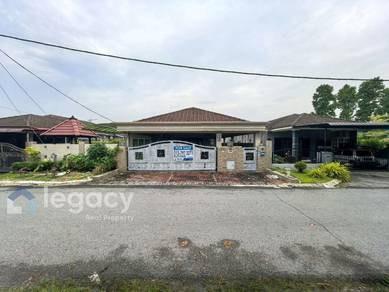 Bungalow House For Sale in Chemor,PRK