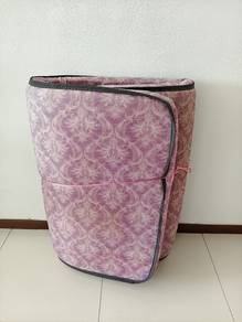 Small bed mattress 