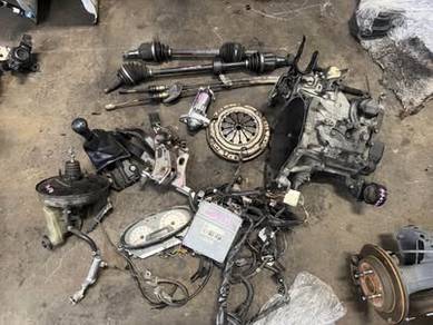 Toyota Vios NCP42 5 speed manual gearbox set
