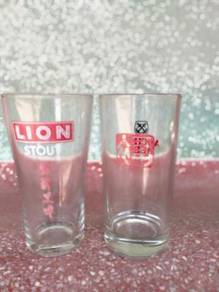 Lion stout n anchor glass