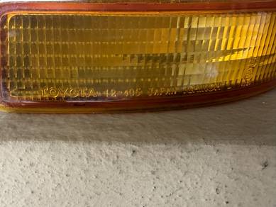 Toyota Corolla AE101 (1994) Front Bumper Signal