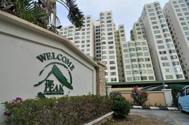 Condominium For Rent in The Peak Condominium