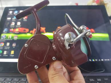 USA Made Red Color Shakespeare 2062 Fishing Reel