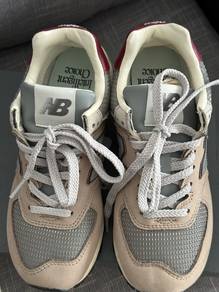 NEW BALANCE 574 Men’s Sneaker Shoes - Grey