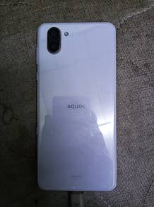 sharp Aquos R3 (screen deadtouch+crack)