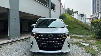Toyota Alphard Z in Desa Petaling, KUL