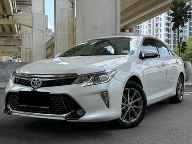 Toyota Camry HYBRID LUXURY in Cheras, KUL