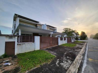 Semi-Detached House For Sale in Rawang,SGR