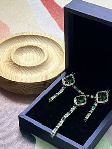 Elegant Green Gemstone Drop Earrings 绿宝石套装