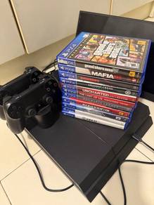 PS4 + monitor + games