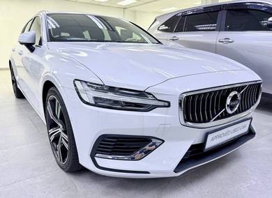 2022 Volvo V60 RECHARGE T8
