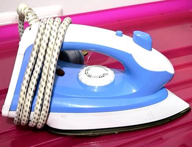 Powerpac Water Spray Dry Iron - (USED)