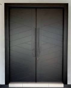 Pintu Depan Kayu Solid Tahan Hujan& Cuaca Panas