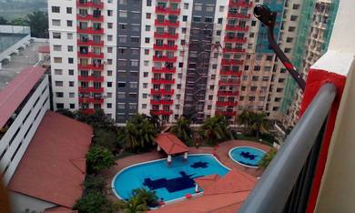 Apartment For Sale in Vista Pinggiran