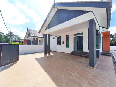 Semi-Detached House For Sale in Marang,TRG