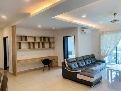 Apartment For Sale in Molek Pine 3