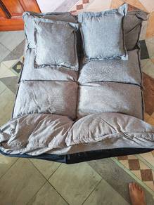 Potable Sofa with 2 pillows / mattress 