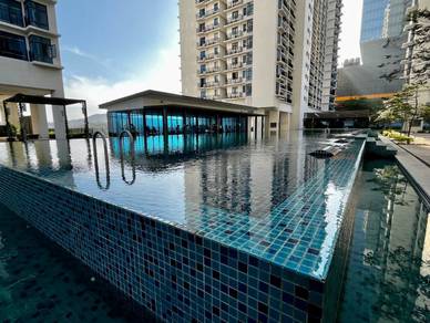 Service Residence For Sale in Trefoil